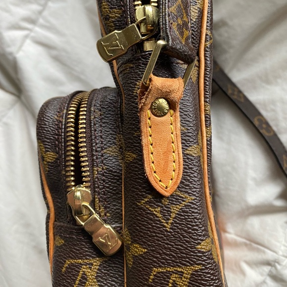 Vintage Louis Vuitton Crossbody Monogram Bag - Picture 3 of 9